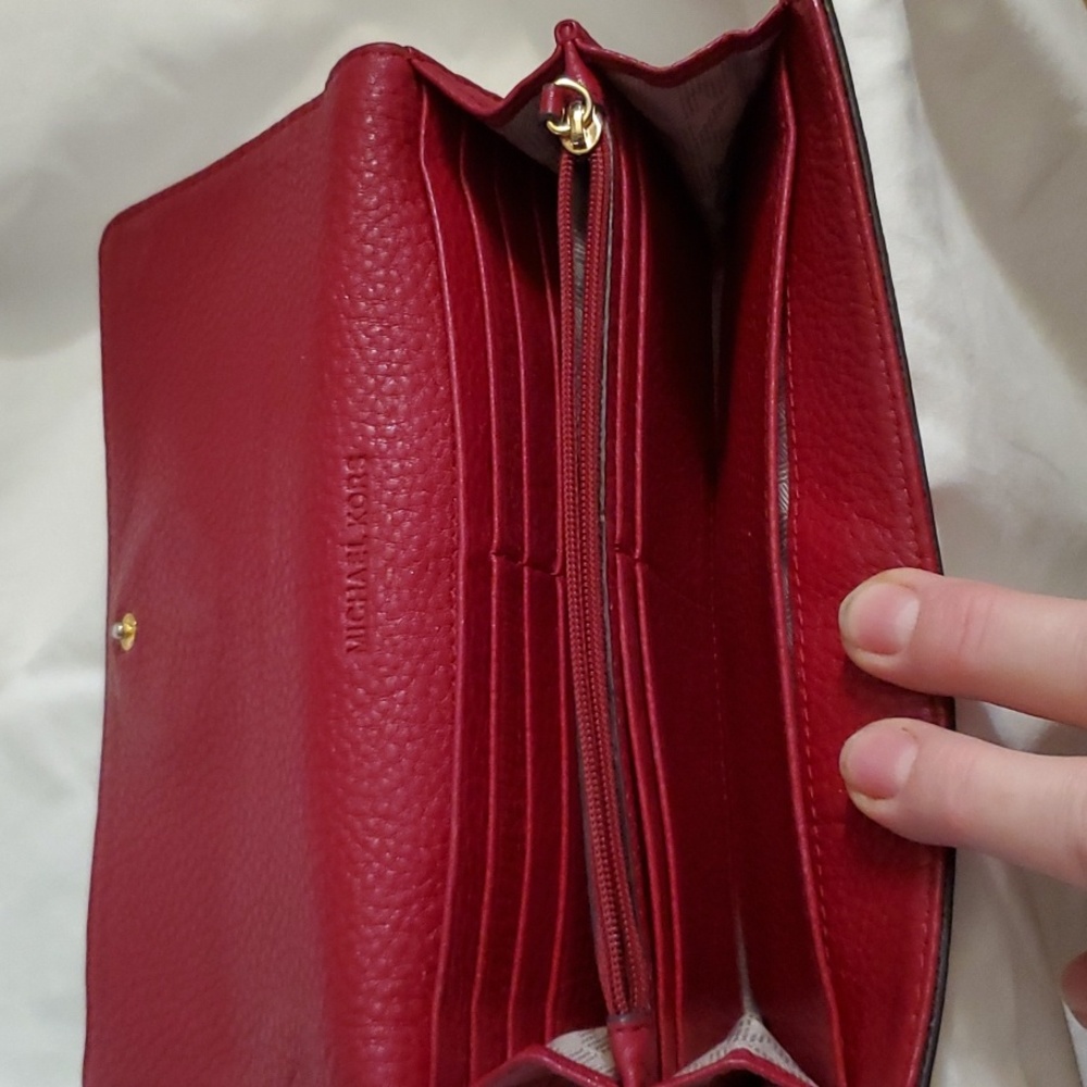 Michael Kors Wallet - Picture 5 of 14